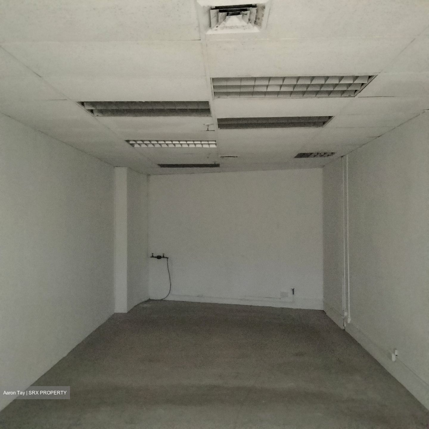 Lucky Plaza (D9), Retail #570539421